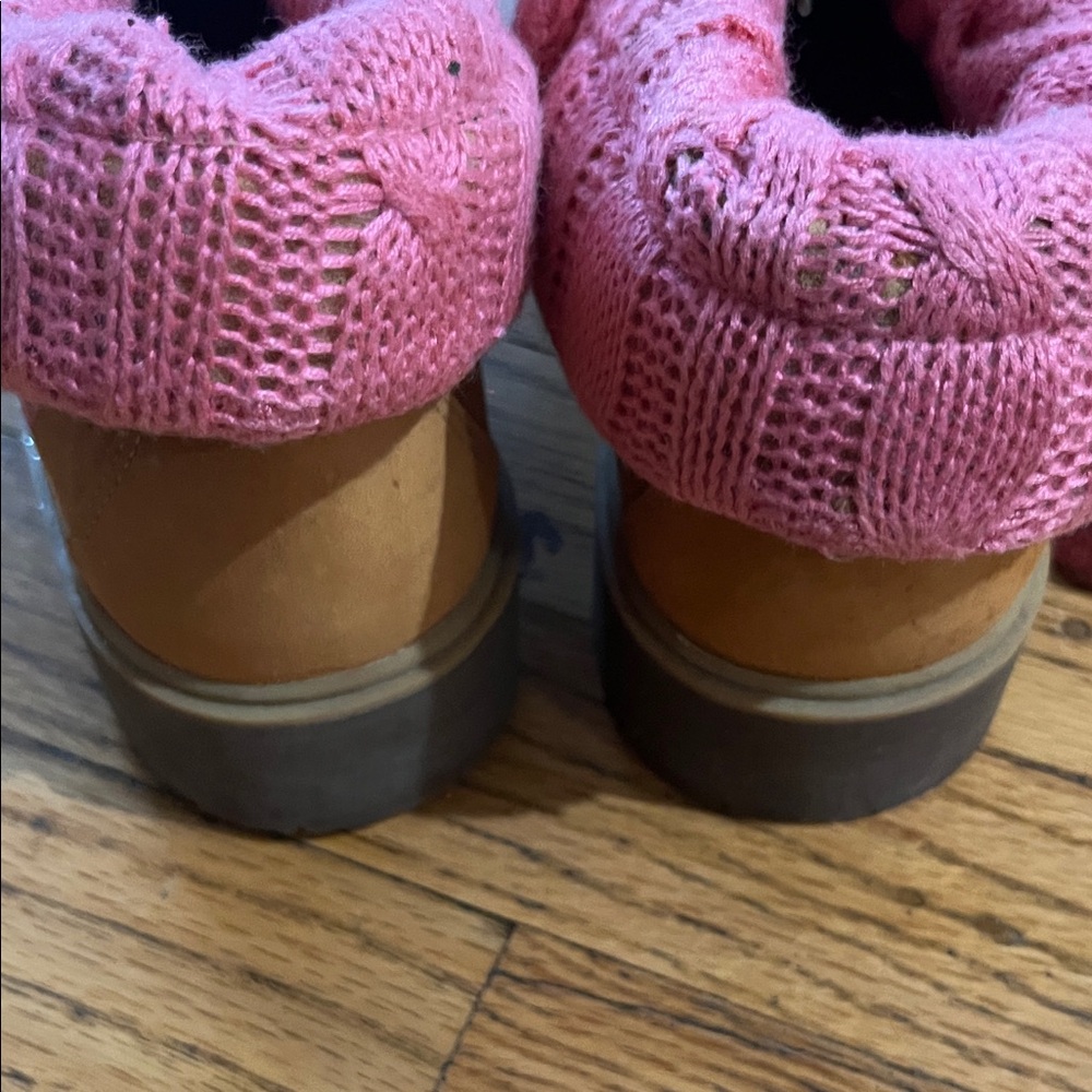 Timberland Wheat Suede Boots with Pink Knit Cuff - Picture 6 of 7